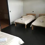 L'escale بيت شباب *